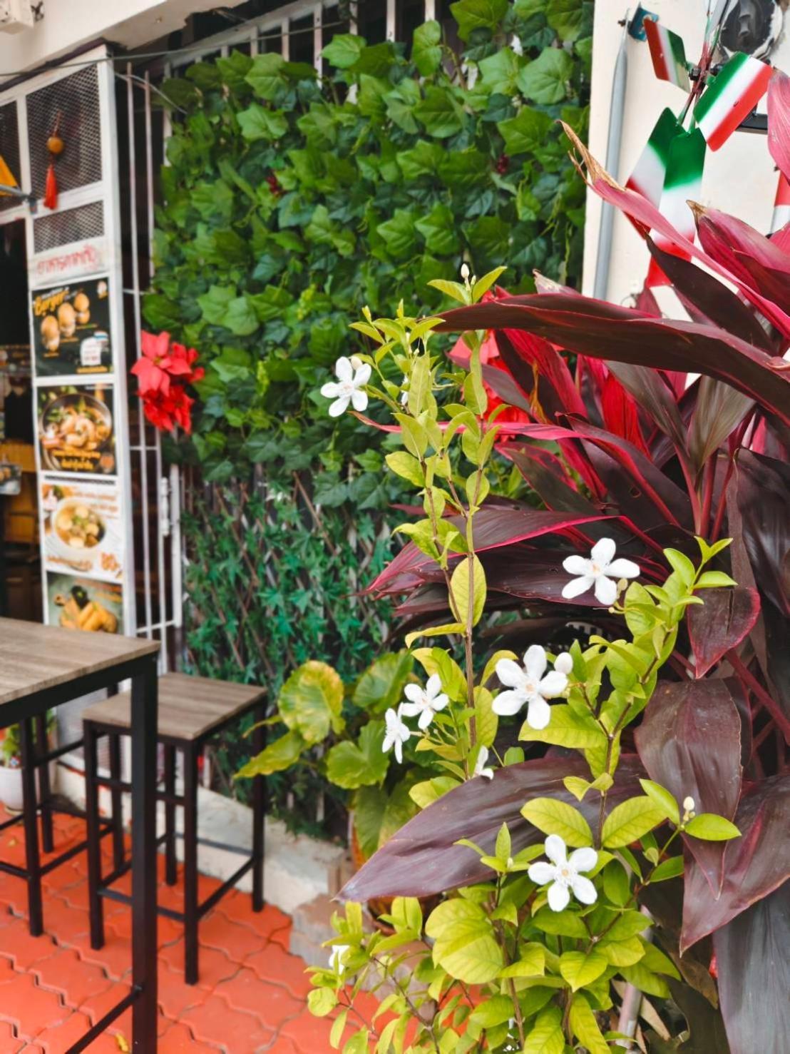 Rhythm Of Life Guesthouse 56 Bangkok Esterno foto